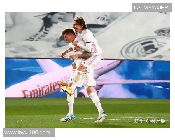 足球明星们的奇葩庆祝动作大盘点让你捧腹大笑的瞬间合集